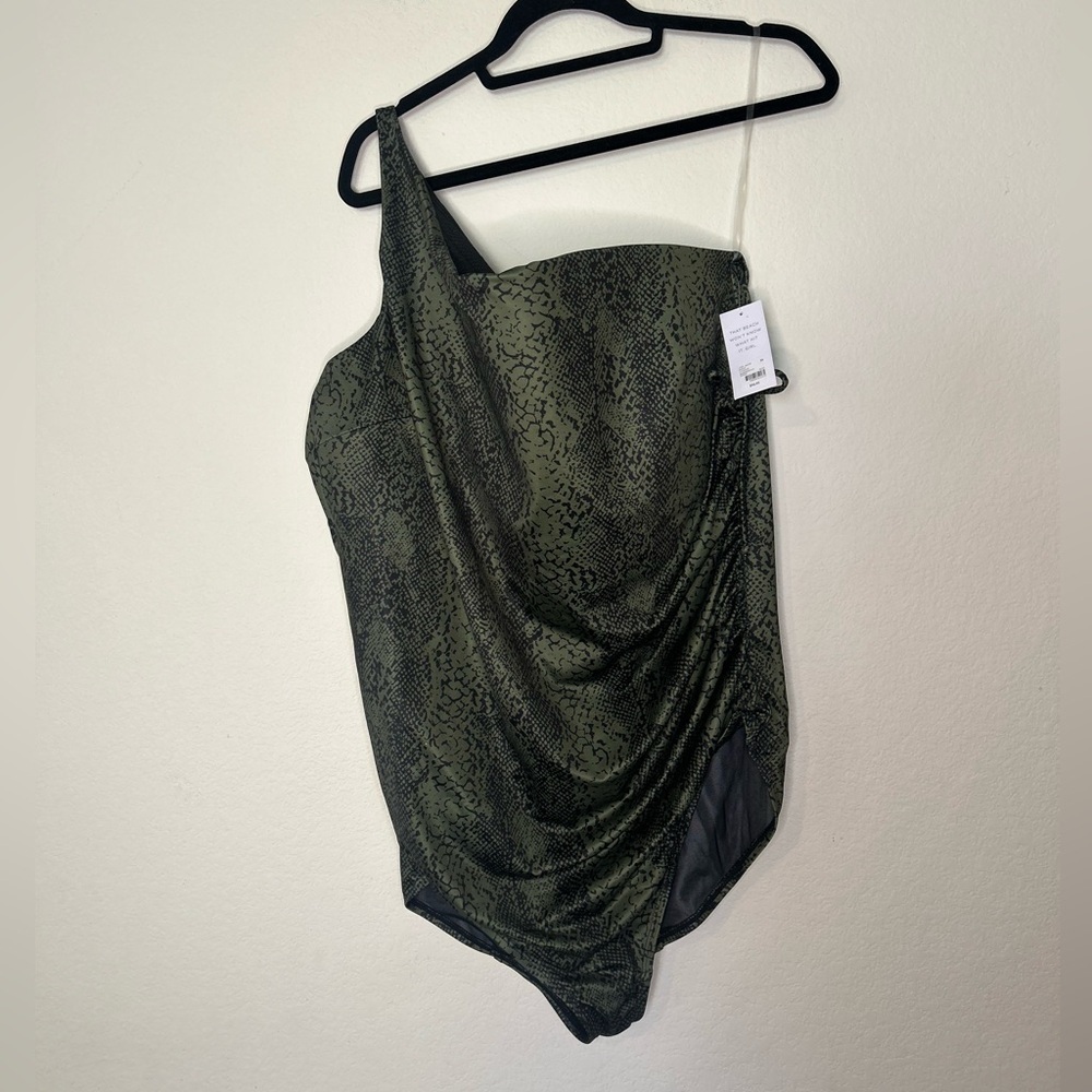 NWT Lane Bryant cacique green snake print one shoulder 1 piece swim suit 26